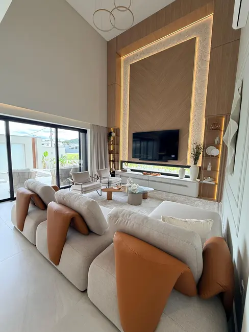 Foto 1 de Casa de Condomínio com 4 quartos à venda, 440m2 em Santa Regina, Camboriu - SC