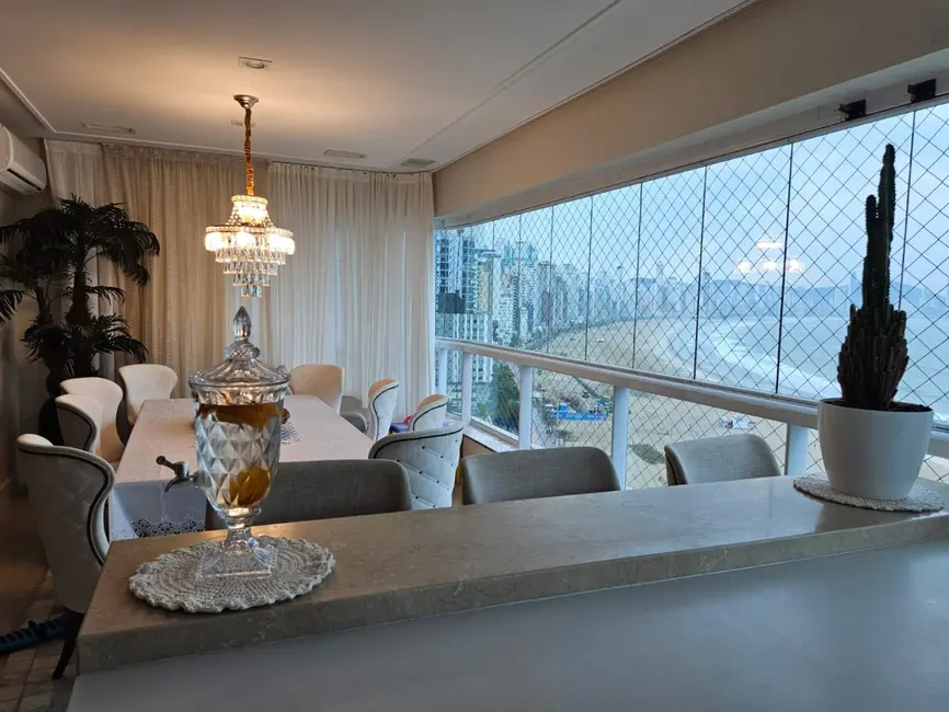 Apartamento com 3 quartos à venda, 206m2 em Centro, Balneario Camboriu - SC - imagem 2 Foto 2 de Apartamento com 3 quartos à venda, 206m2 em Centro, Balneario Camboriu - SC