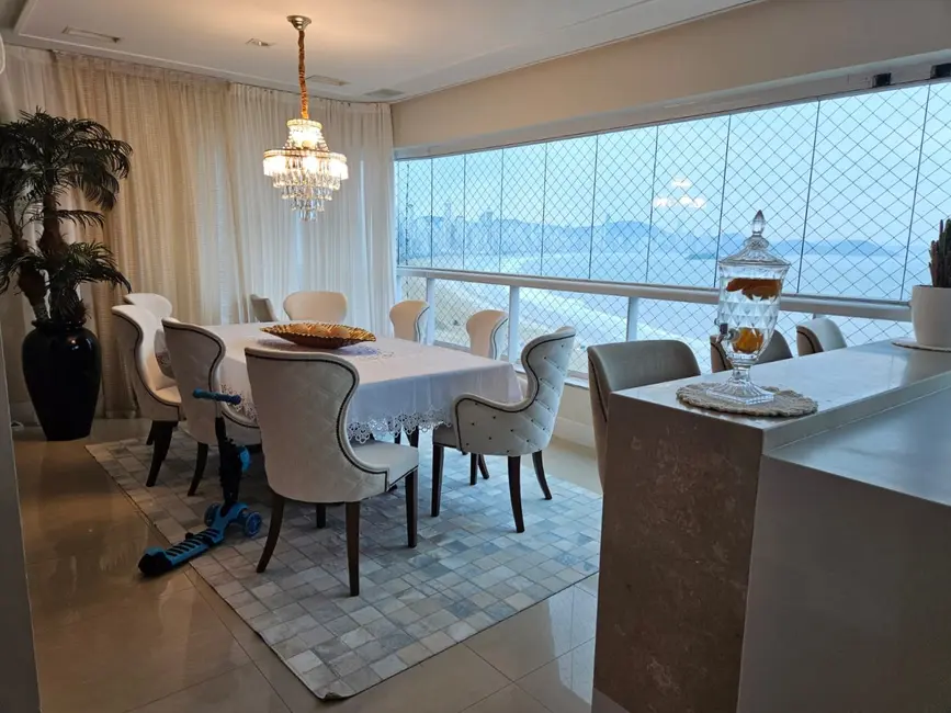 Apartamento com 3 quartos à venda, 206m2 em Centro, Balneario Camboriu - SC - imagem 3 Foto 3 de Apartamento com 3 quartos à venda, 206m2 em Centro, Balneario Camboriu - SC