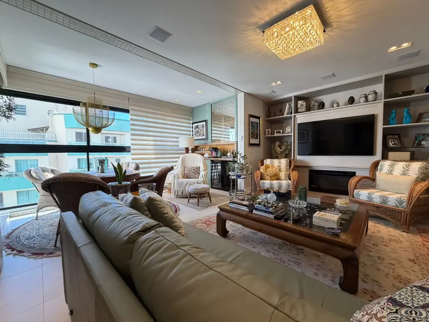 Foto 2 de Apartamento com 3 quartos à venda, 138m2 em Centro, Balneario Camboriu - SC