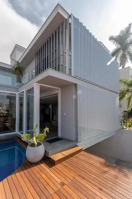 Casa de Condomínio com 5 quartos à venda, 430m2 em Itajai - SC - imagem 2 Foto 2 de Casa de Condomínio com 5 quartos à venda, 430m2 em Itajai - SC