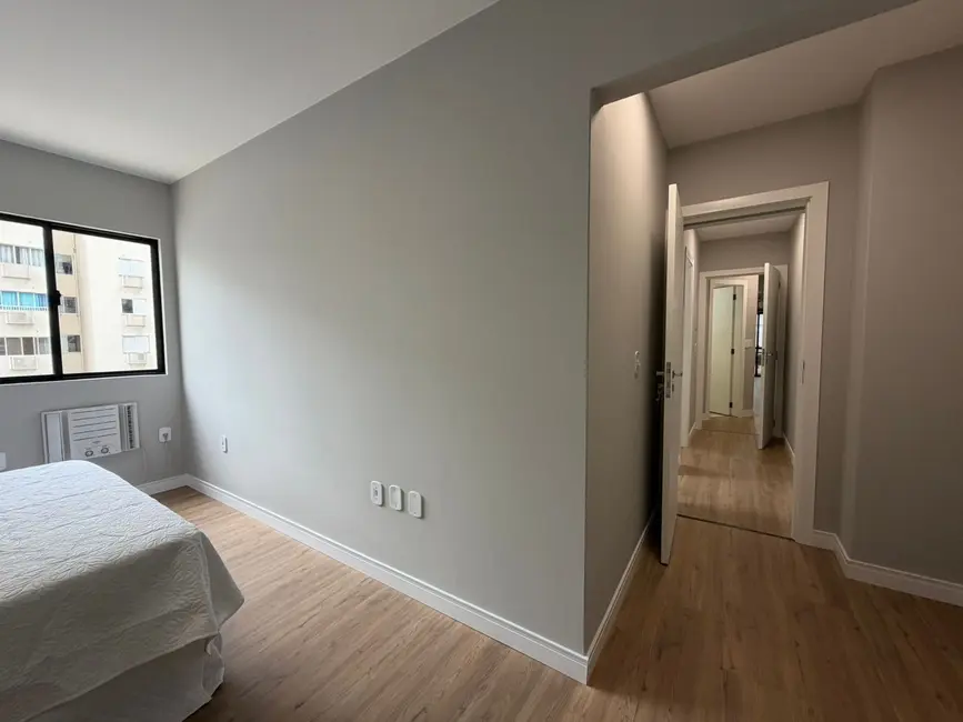 Apartamento com 3 quartos à venda, 125m2 em Centro, Balneario Camboriu - SC - imagem 9 Foto 9 de Apartamento com 3 quartos à venda, 125m2 em Centro, Balneario Camboriu - SC