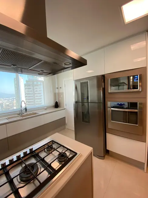 Apartamento com 4 quartos à venda, 219m2 em Centro, Balneario Camboriu - SC - imagem 7 Foto 7 de Apartamento com 4 quartos à venda, 219m2 em Centro, Balneario Camboriu - SC