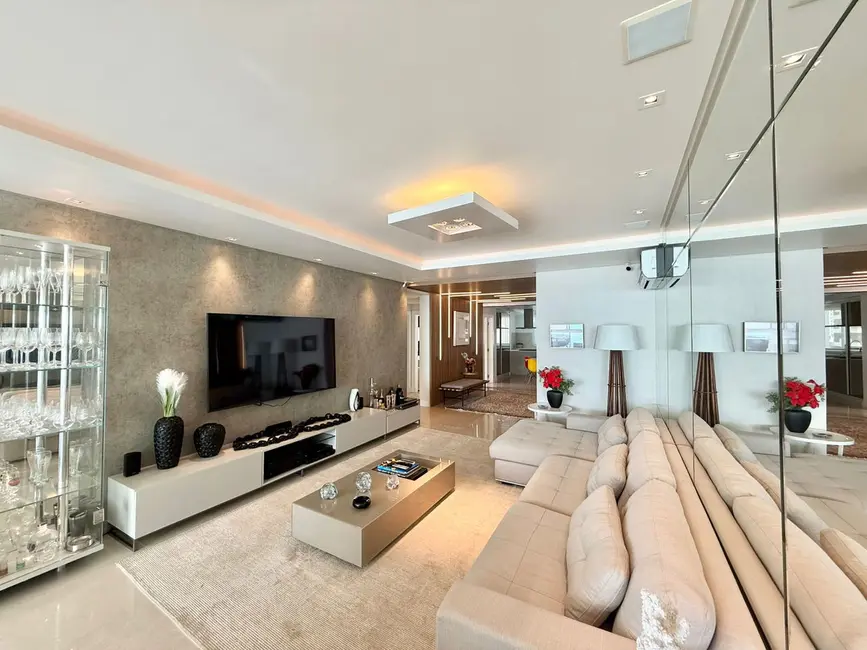 Apartamento com 4 quartos à venda, 219m2 em Centro, Balneario Camboriu - SC - imagem 1 Foto 1 de Apartamento com 4 quartos à venda, 219m2 em Centro, Balneario Camboriu - SC