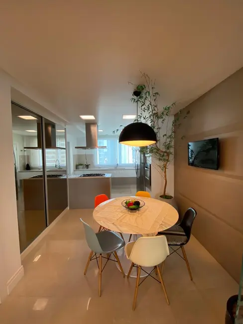 Apartamento com 4 quartos à venda, 219m2 em Centro, Balneario Camboriu - SC - imagem 6 Foto 6 de Apartamento com 4 quartos à venda, 219m2 em Centro, Balneario Camboriu - SC