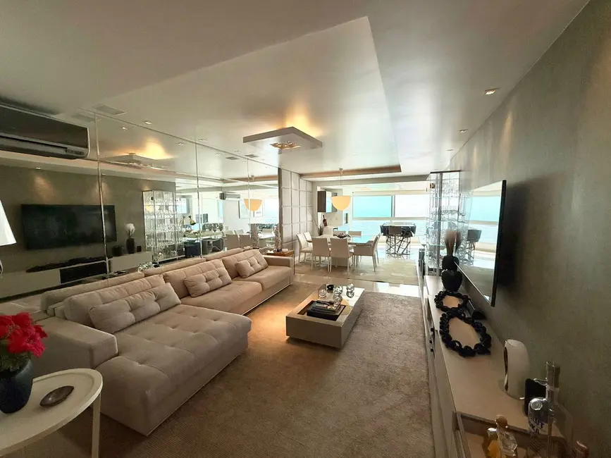 Apartamento com 4 quartos à venda, 219m2 em Centro, Balneario Camboriu - SC - imagem 2 Foto 2 de Apartamento com 4 quartos à venda, 219m2 em Centro, Balneario Camboriu - SC