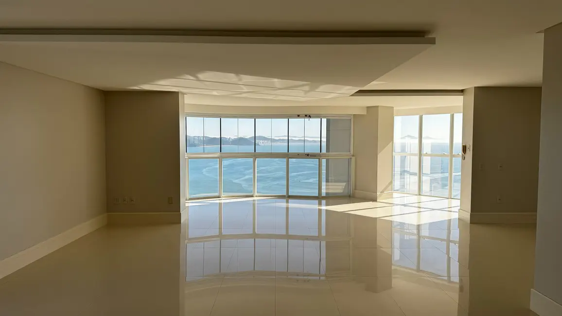 Apartamento com 4 quartos à venda, 237m2 em Centro, Balneario Camboriu - SC - imagem 2 Foto 2 de Apartamento com 4 quartos à venda, 237m2 em Centro, Balneario Camboriu - SC
