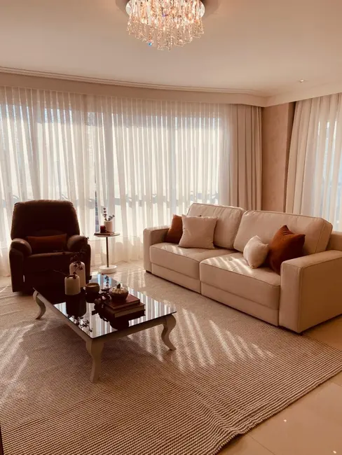 Apartamento com 3 quartos à venda, 160m2 em Centro, Balneario Camboriu - SC - imagem 2 Foto 2 de Apartamento com 3 quartos à venda, 160m2 em Centro, Balneario Camboriu - SC