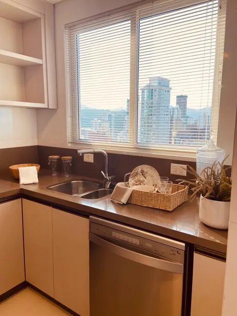 Apartamento com 3 quartos à venda, 160m2 em Centro, Balneario Camboriu - SC - imagem 6 Foto 6 de Apartamento com 3 quartos à venda, 160m2 em Centro, Balneario Camboriu - SC