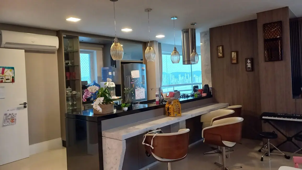 Apartamento com 4 quartos à venda, 278m2 em Centro, Balneario Camboriu - SC - imagem 1 Foto 1 de Apartamento com 4 quartos à venda, 278m2 em Centro, Balneario Camboriu - SC