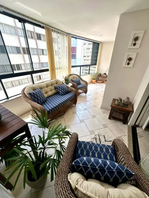 Foto 1 de Apartamento com 3 quartos à venda, 130m2 em Centro, Balneario Camboriu - SC
