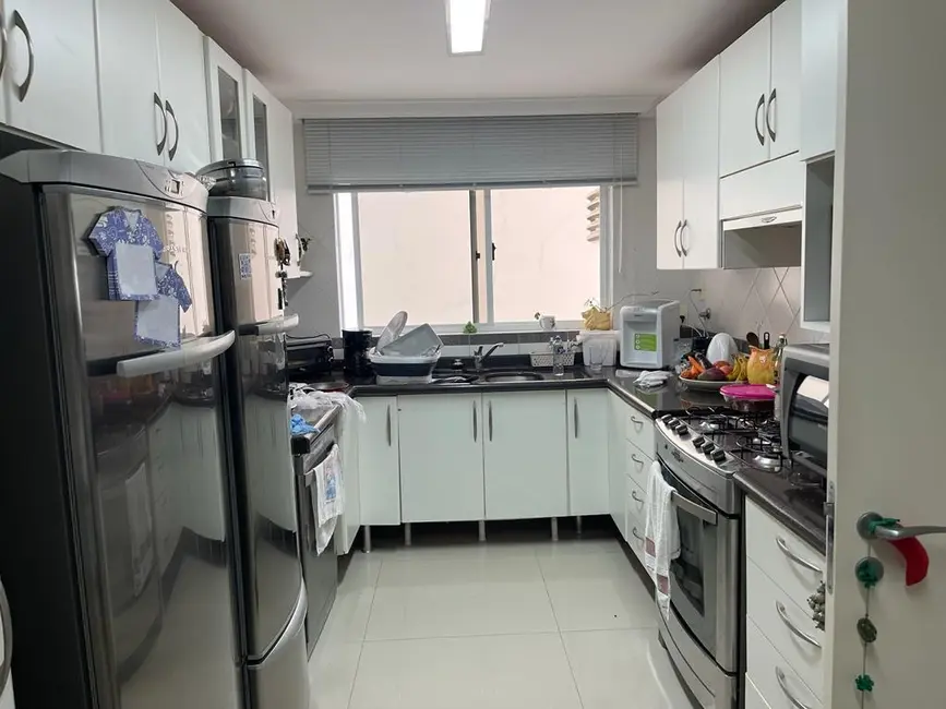 Apartamento com 4 quartos para alugar, 410m2 em Centro, Balneario Camboriu - SC - imagem 9 Foto 9 de Apartamento com 4 quartos para alugar, 410m2 em Centro, Balneario Camboriu - SC