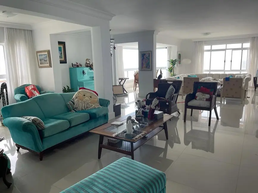 Apartamento com 4 quartos para alugar, 410m2 em Centro, Balneario Camboriu - SC - imagem 5 Foto 5 de Apartamento com 4 quartos para alugar, 410m2 em Centro, Balneario Camboriu - SC