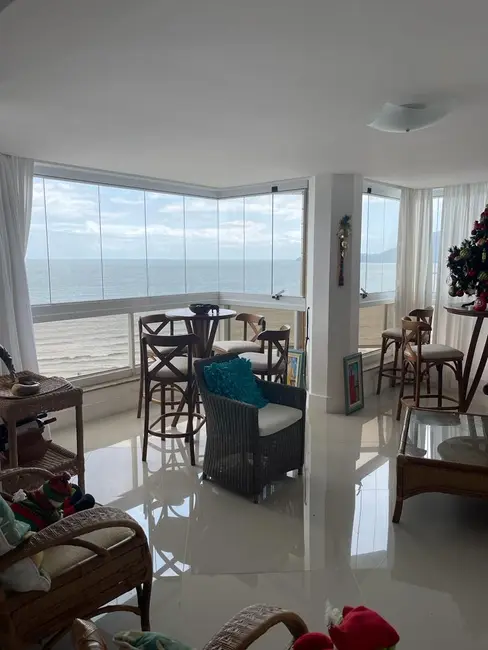 Apartamento com 4 quartos para alugar, 410m2 em Centro, Balneario Camboriu - SC - imagem 2 Foto 2 de Apartamento com 4 quartos para alugar, 410m2 em Centro, Balneario Camboriu - SC