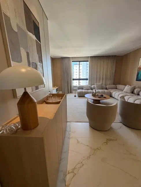 Apartamento com 3 quartos à venda, 131m2 em Pioneiros, Balneario Camboriu - SC - imagem 2 Foto 2 de Apartamento com 3 quartos à venda, 131m2 em Pioneiros, Balneario Camboriu - SC