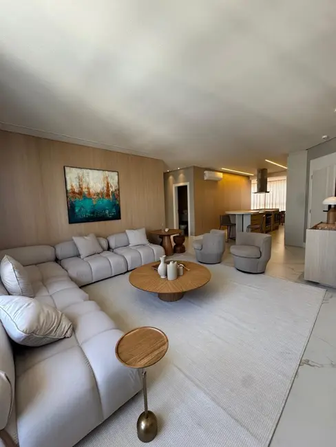 Apartamento com 3 quartos à venda, 131m2 em Pioneiros, Balneario Camboriu - SC - imagem 1 Foto 1 de Apartamento com 3 quartos à venda, 131m2 em Pioneiros, Balneario Camboriu - SC