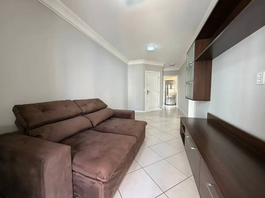 Foto 3 de Apartamento com 2 quartos para alugar, 70m2 em Centro, Balneario Camboriu - SC