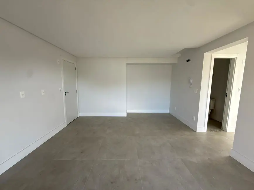 Apartamento com 2 quartos à venda, 63m2 em Centro, Balneario Camboriu - SC - imagem 4 Foto 4 de Apartamento com 2 quartos à venda, 63m2 em Centro, Balneario Camboriu - SC