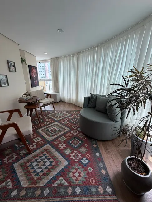 Apartamento com 2 quartos à venda, 99m2 em Centro, Balneario Camboriu - SC - imagem 5 Foto 5 de Apartamento com 2 quartos à venda, 99m2 em Centro, Balneario Camboriu - SC