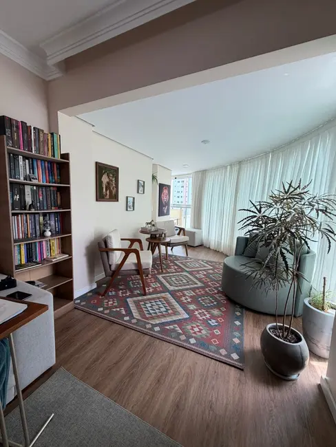 Apartamento com 2 quartos à venda, 99m2 em Centro, Balneario Camboriu - SC - imagem 1 Foto 1 de Apartamento com 2 quartos à venda, 99m2 em Centro, Balneario Camboriu - SC