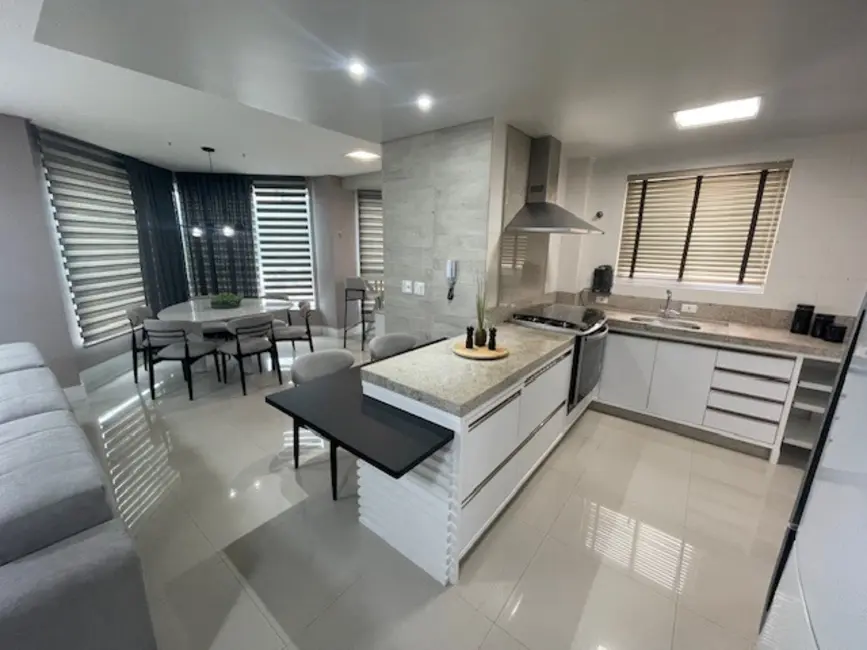 Foto 3 de Apartamento com 3 quartos à venda, 136m2 em Centro, Balneario Camboriu - SC