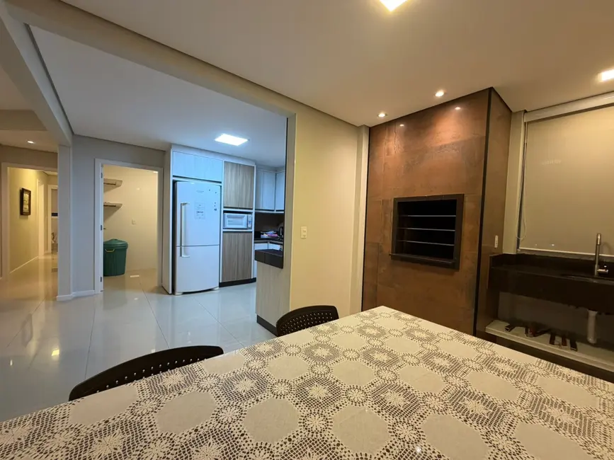 Foto 3 de Apartamento com 3 quartos para alugar, 120m2 em Centro, Balneario Camboriu - SC