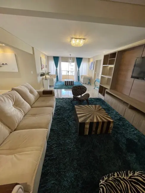 Apartamento com 3 quartos à venda, 223m2 em Centro, Balneario Camboriu - SC - imagem 5 Foto 5 de Apartamento com 3 quartos à venda, 223m2 em Centro, Balneario Camboriu - SC