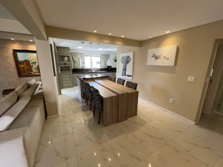 Apartamento com 3 quartos à venda, 223m2 em Centro, Balneario Camboriu - SC - imagem 9 Foto 9 de Apartamento com 3 quartos à venda, 223m2 em Centro, Balneario Camboriu - SC