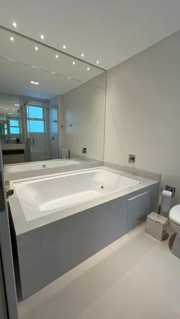 Foto 9 de Apartamento com 3 quartos à venda, 160m2 em Meia Praia, Itapema - SC