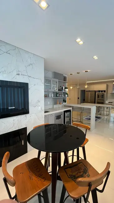 Foto 3 de Apartamento com 3 quartos à venda, 160m2 em Meia Praia, Itapema - SC