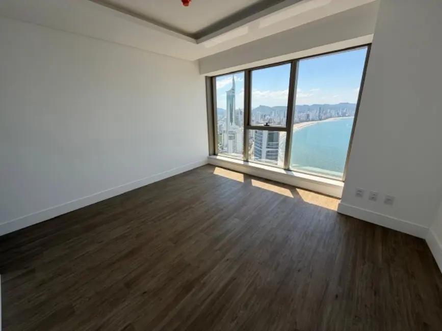 Apartamento com 4 quartos à venda, 265m2 em Centro, Balneario Camboriu - SC - imagem 8 Foto 8 de Apartamento com 4 quartos à venda, 265m2 em Centro, Balneario Camboriu - SC