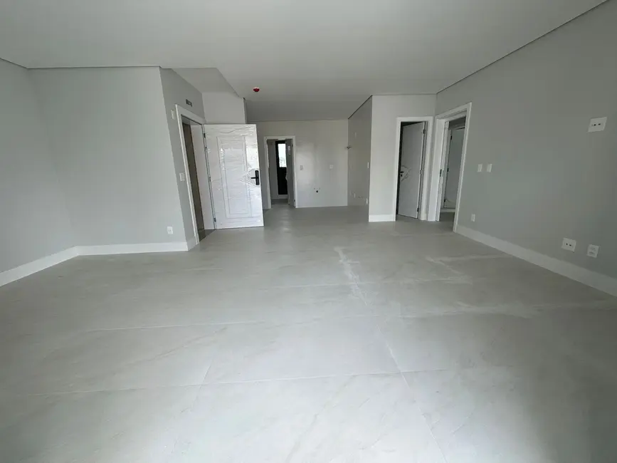 Apartamento com 4 quartos à venda, 133m2 em Centro, Balneario Camboriu - SC - imagem 3 Foto 3 de Apartamento com 4 quartos à venda, 133m2 em Centro, Balneario Camboriu - SC