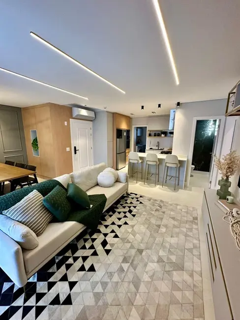 Apartamento com 4 quartos à venda, 137m2 em Centro, Balneario Camboriu - SC - imagem 3 Foto 3 de Apartamento com 4 quartos à venda, 137m2 em Centro, Balneario Camboriu - SC