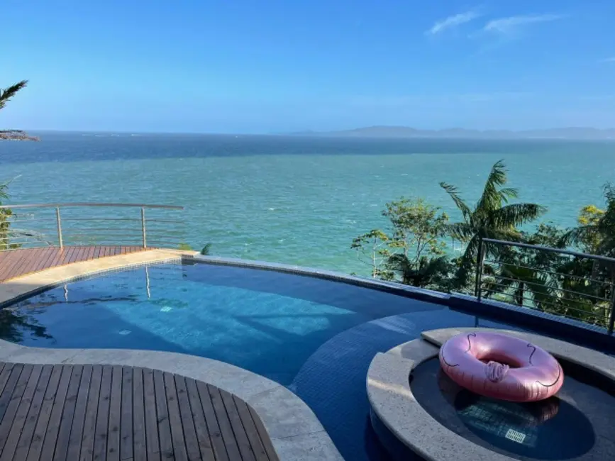 Foto 2 de Casa com 5 quartos à venda, 550m2 em Praia do Estaleiro, Balneario Camboriu - SC