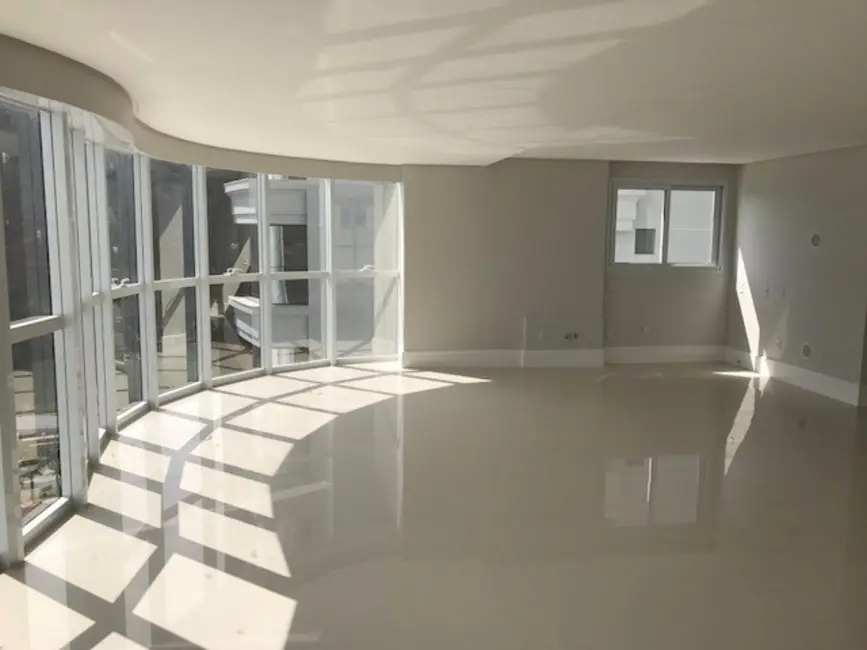 Apartamento com 4 quartos à venda, 237m2 em Centro, Balneario Camboriu - SC - imagem 6 Foto 6 de Apartamento com 4 quartos à venda, 237m2 em Centro, Balneario Camboriu - SC