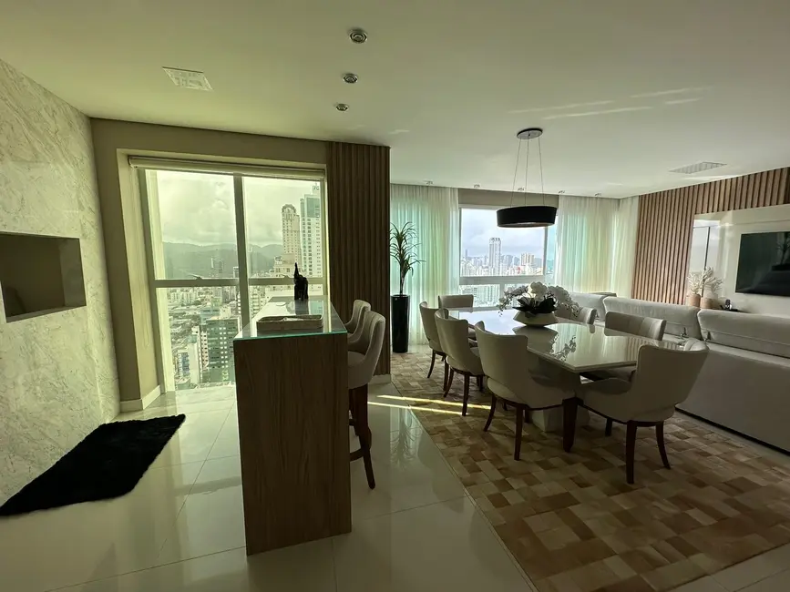 Apartamento com 4 quartos à venda, 148m2 em Centro, Balneario Camboriu - SC - imagem 4 Foto 4 de Apartamento com 4 quartos à venda, 148m2 em Centro, Balneario Camboriu - SC
