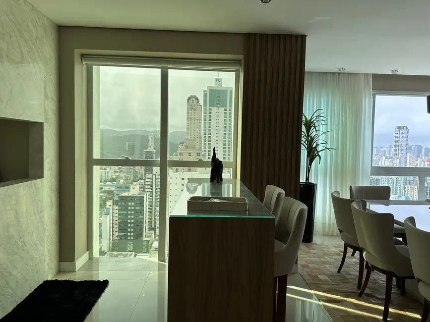 Apartamento com 4 quartos à venda, 148m2 em Centro, Balneario Camboriu - SC - imagem 8 Foto 8 de Apartamento com 4 quartos à venda, 148m2 em Centro, Balneario Camboriu - SC