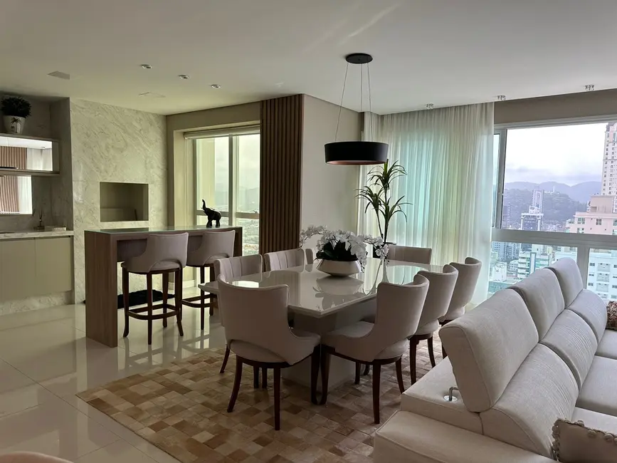 Apartamento com 4 quartos à venda, 148m2 em Centro, Balneario Camboriu - SC - imagem 2 Foto 2 de Apartamento com 4 quartos à venda, 148m2 em Centro, Balneario Camboriu - SC