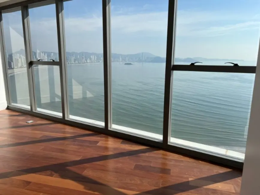 Apartamento com 4 quartos à venda, 230m2 em Centro, Balneario Camboriu - SC - imagem 2 Foto 2 de Apartamento com 4 quartos à venda, 230m2 em Centro, Balneario Camboriu - SC