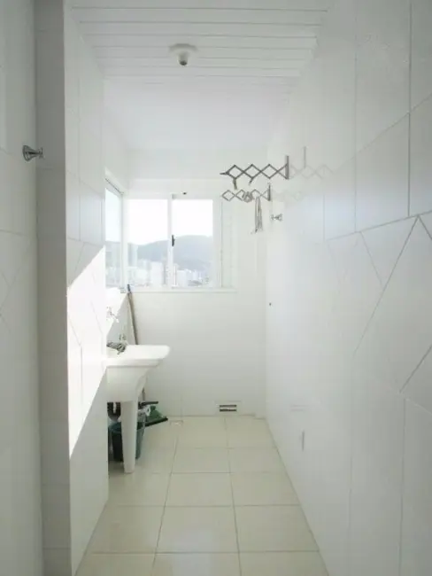 Apartamento com 2 quartos à venda e para alugar, 90m2 em Centro, Balneario Camboriu - SC - imagem 9 Foto 9 de Apartamento com 2 quartos à venda e para alugar, 90m2 em Centro, Balneario Camboriu - SC