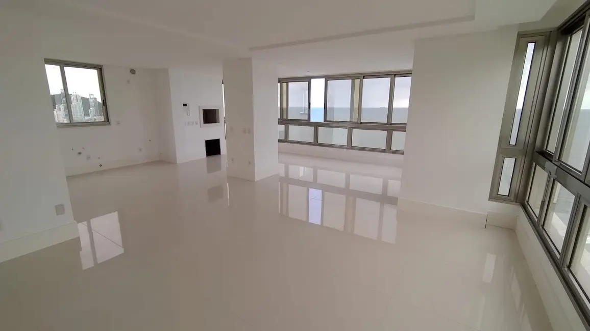Apartamento com 4 quartos à venda, 213m2 em Centro, Balneario Camboriu - SC - imagem 4 Foto 4 de Apartamento com 4 quartos à venda, 213m2 em Centro, Balneario Camboriu - SC