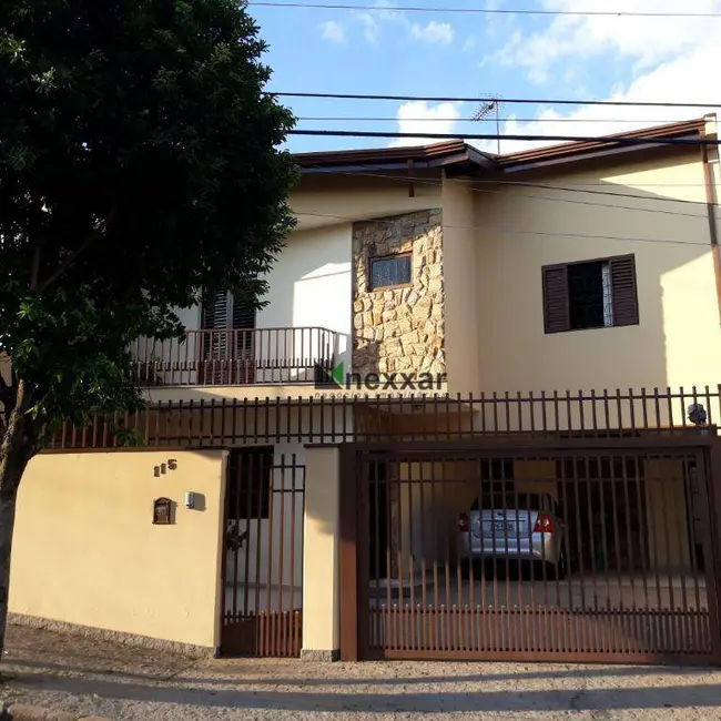 Foto 1 de Casa com 3 quartos à venda, 300m2 em Campinas - SP
