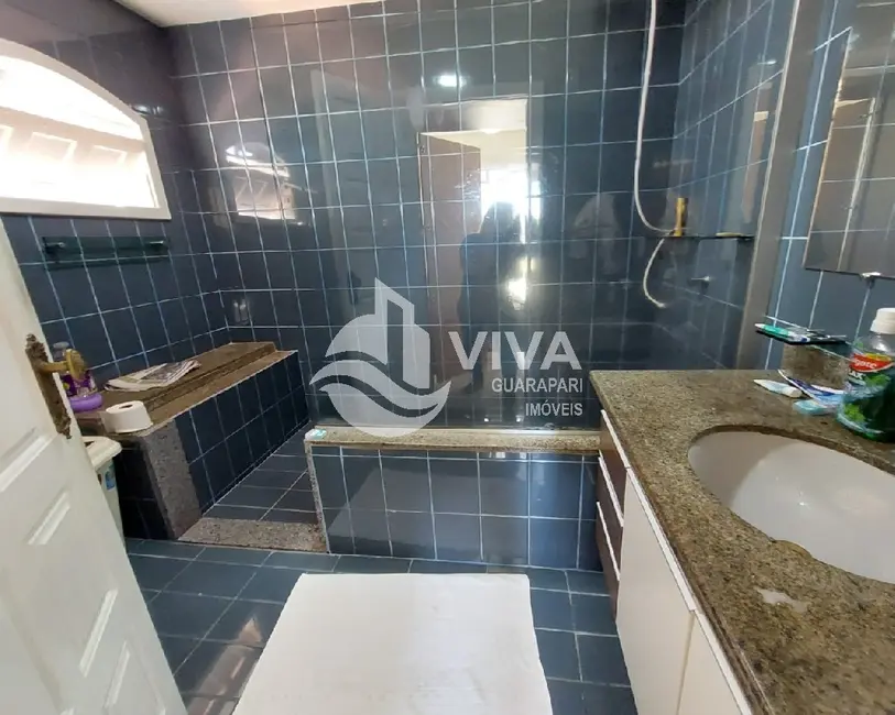 Casa com 6 quartos à venda, 240m2 em Praia do Morro, Guarapari - ES - imagem 4 Foto 4 de Casa com 6 quartos à venda, 240m2 em Praia do Morro, Guarapari - ES