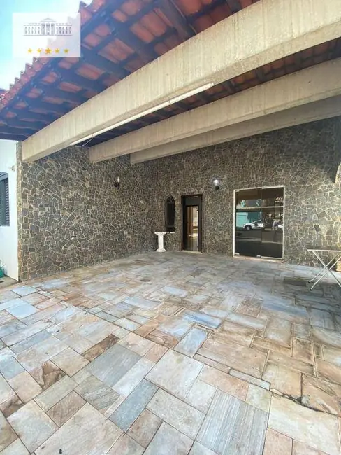 Foto 2 de Casa com 3 quartos para alugar, 636m2 em Jardim Nova Yorque, Aracatuba - SP