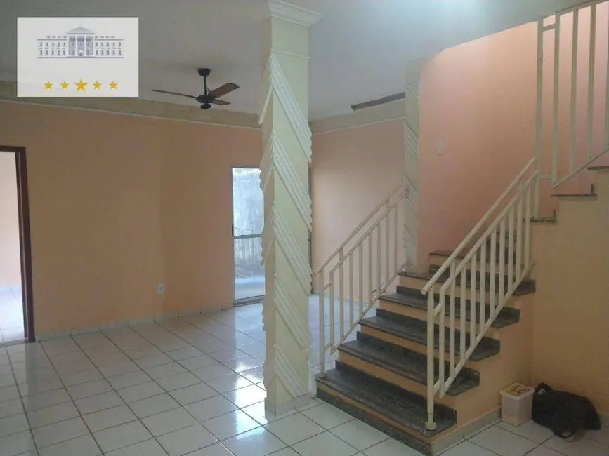 Foto 1 de Sobrado com 3 quartos à venda, 200m2 em Santana, Aracatuba - SP