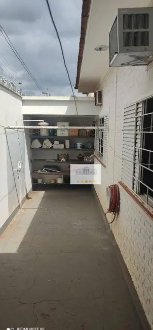Foto 2 de Casa com 3 quartos à venda, 228m2 em Vila Mendonça, Aracatuba - SP