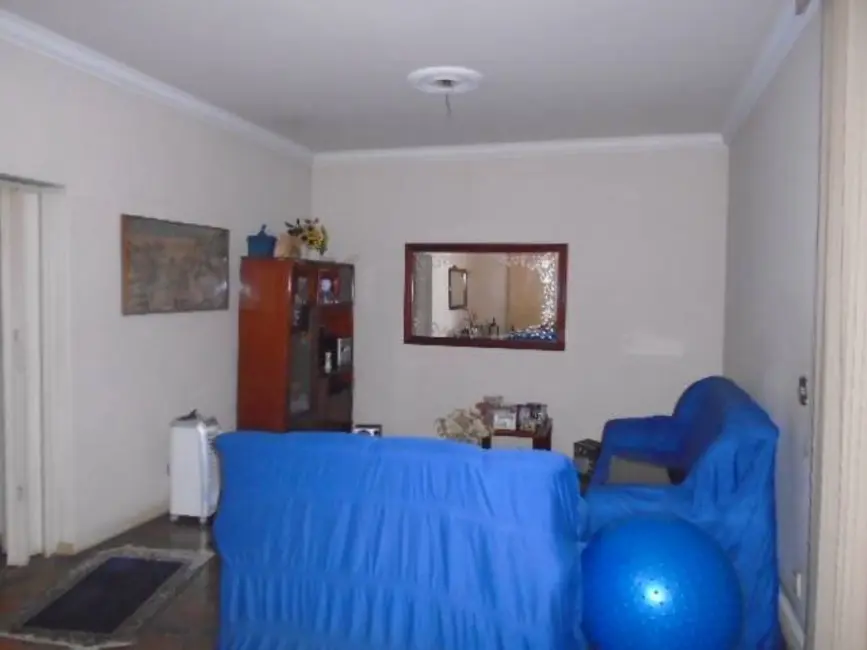 Casa com 3 quartos à venda, 220m2 em Vila Valqueire, Rio De Janeiro - RJ - imagem 3 Foto 3 de Casa com 3 quartos à venda, 220m2 em Vila Valqueire, Rio De Janeiro - RJ