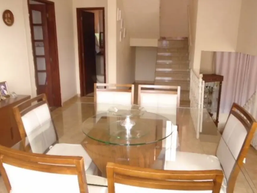 Casa de Condomínio com 5 quartos à venda, 487m2 em Anil, Rio De Janeiro - RJ - imagem 5 Foto 5 de Casa de Condomínio com 5 quartos à venda, 487m2 em Anil, Rio De Janeiro - RJ