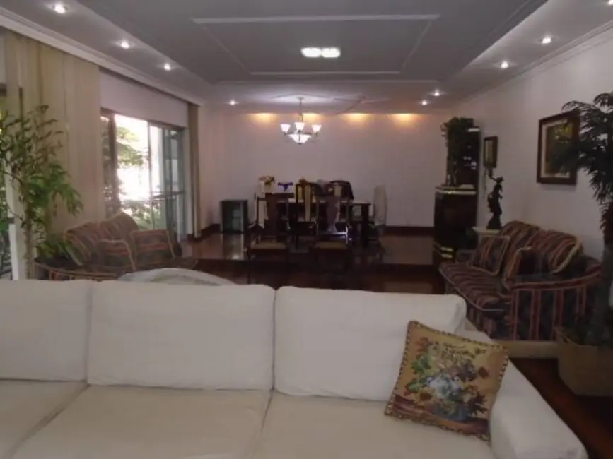 Apartamento com 4 quartos à venda, 210m2 em Grajaú, Rio De Janeiro - RJ - imagem 2 Foto 2 de Apartamento com 4 quartos à venda, 210m2 em Grajaú, Rio De Janeiro - RJ