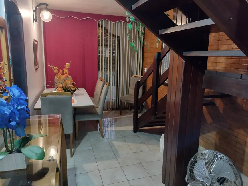 Foto 2 de Casa de Condomínio com 3 quartos à venda, 191m2 em Vila Valqueire, Rio De Janeiro - RJ